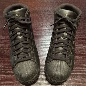 Adiddas men’s all black shell toe sneaker